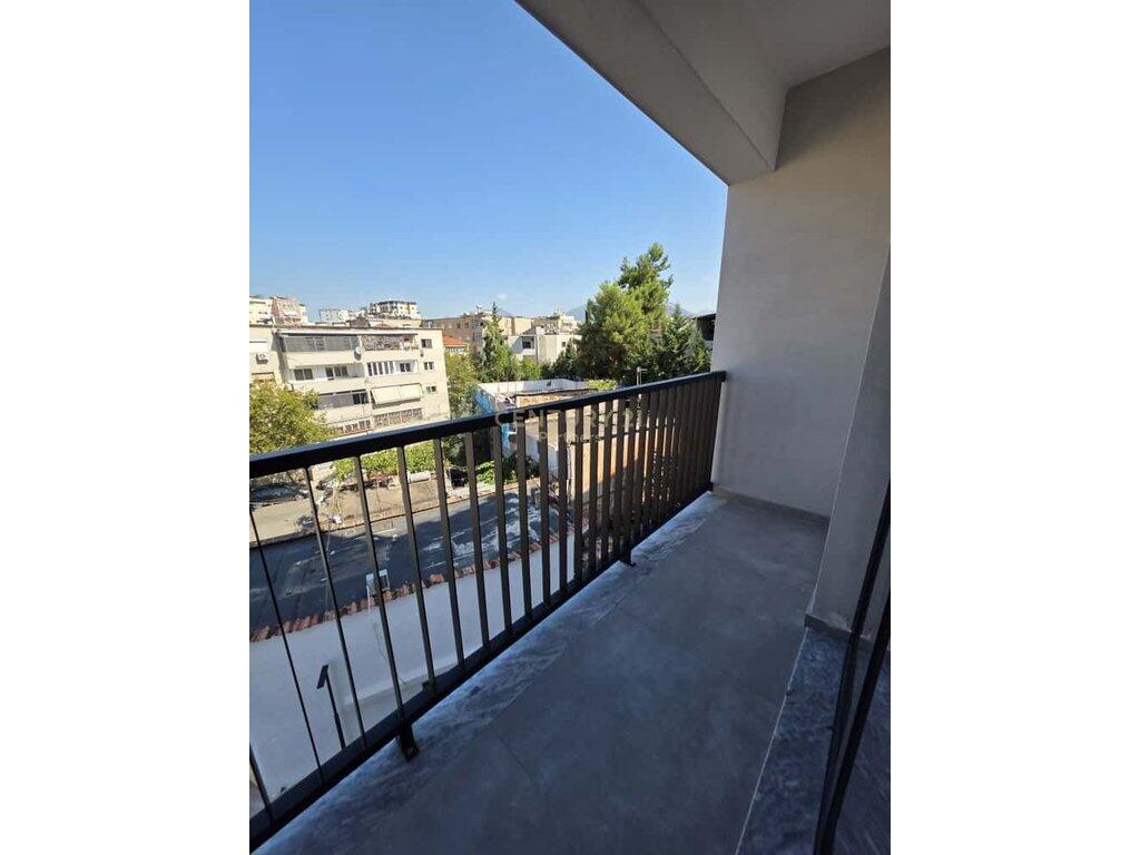 APARTAMENT MODERN 2+1+2 TUALETE + 3 BALLKONE TEK DON BOSKO