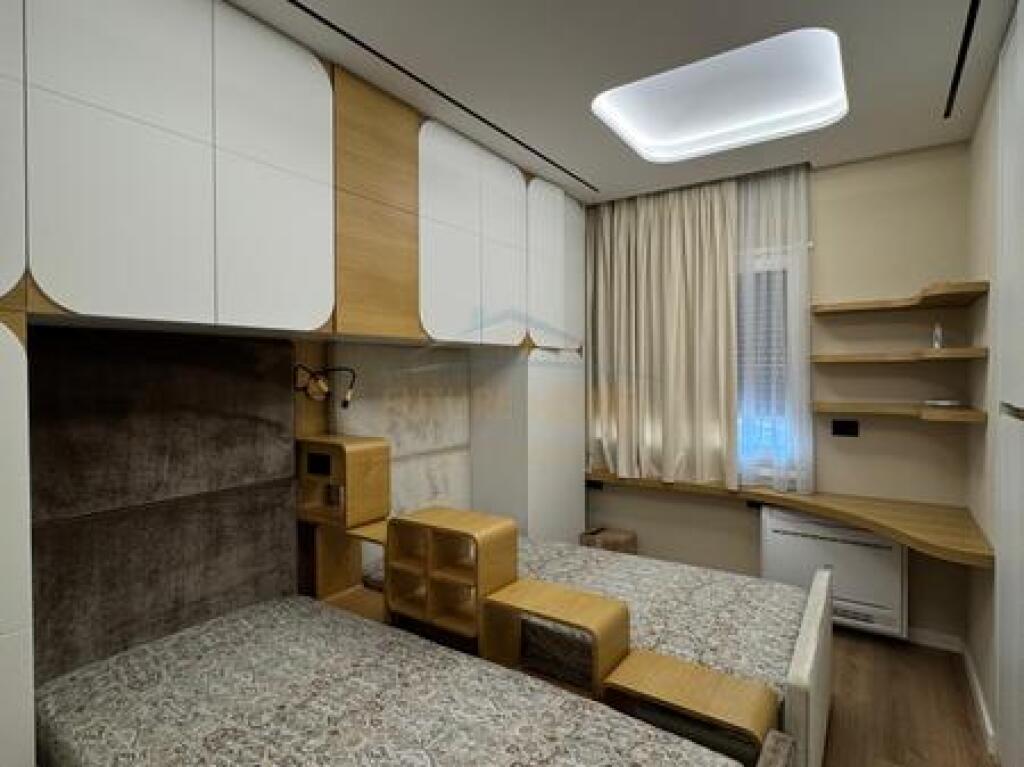 Shitet, Apartament 2+1+2 + Post Parkimi+ Depo, Kodra e Diellit, Tiranë