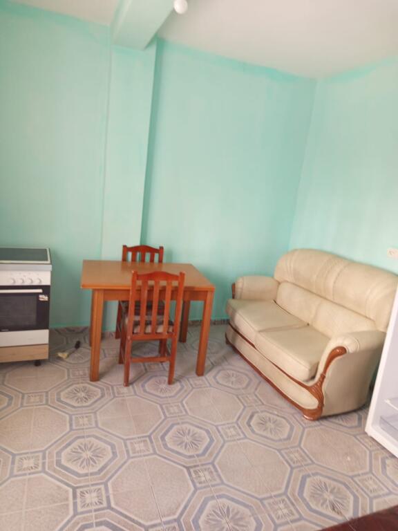 APPARTAMENTO 2+1. 300 EURO.VIA 5 MAGGIO, DIETRO CONCORD CENTER