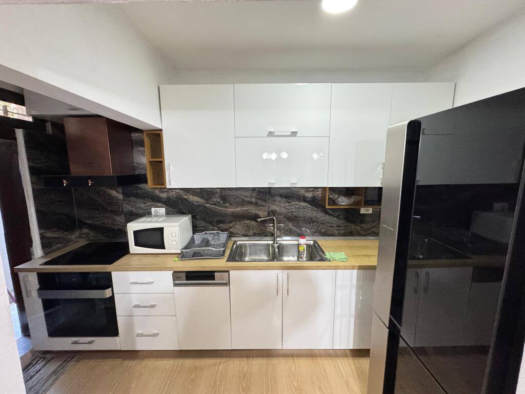 📣 QERA Apartament 1+1 📍 Ish Parku i Autobuzeve 🛣️ Rruga "Ndre Mjeda" ✨