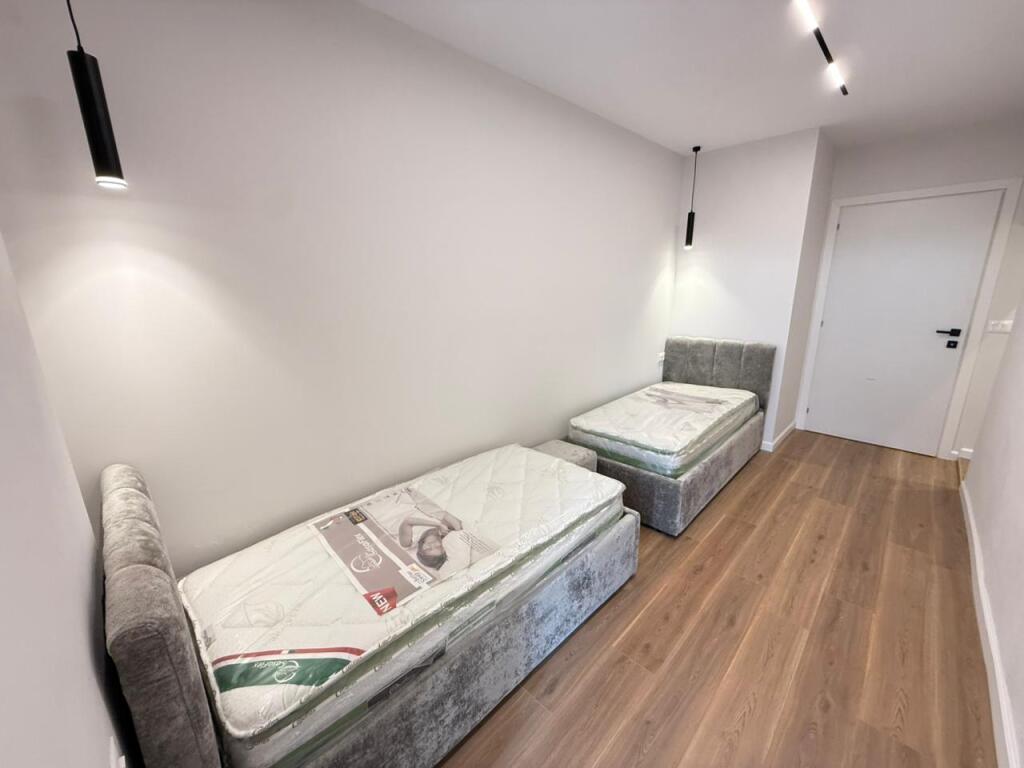 🏡 Vendesi in vendita Appartamento 2+1 con veranda 📍 Kinostudio – Via Myslym Keta, Tirana