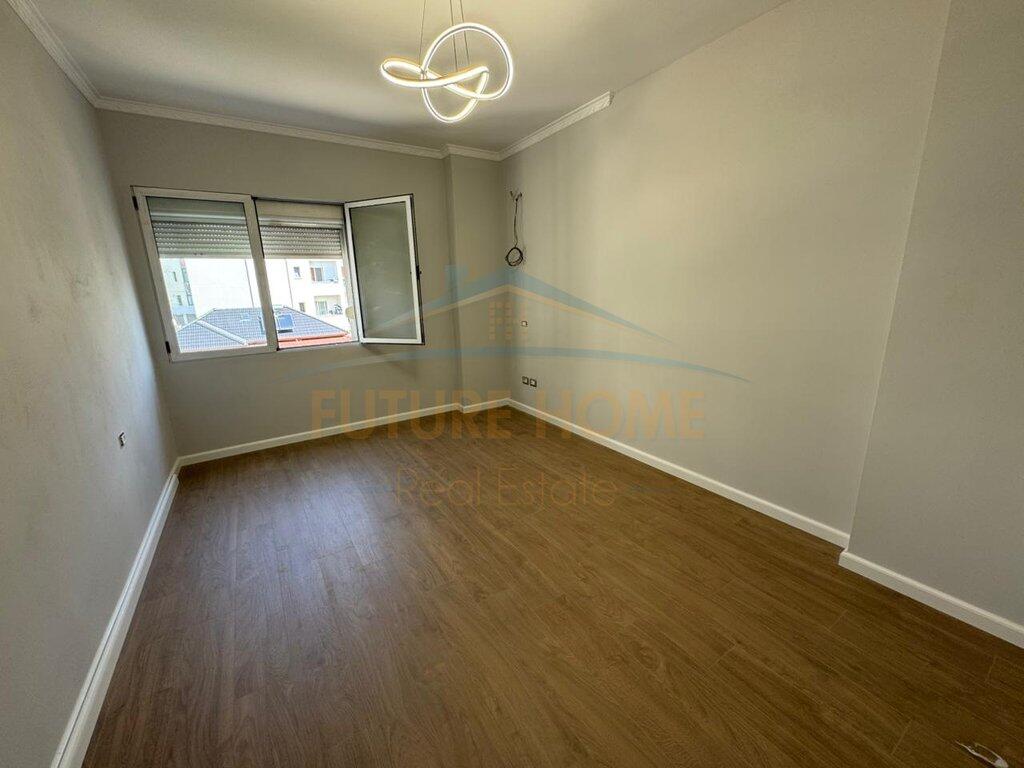 Shitet, Apartament 2+1, Rruga Shefqet Kuka, Fresk, Tiranë.