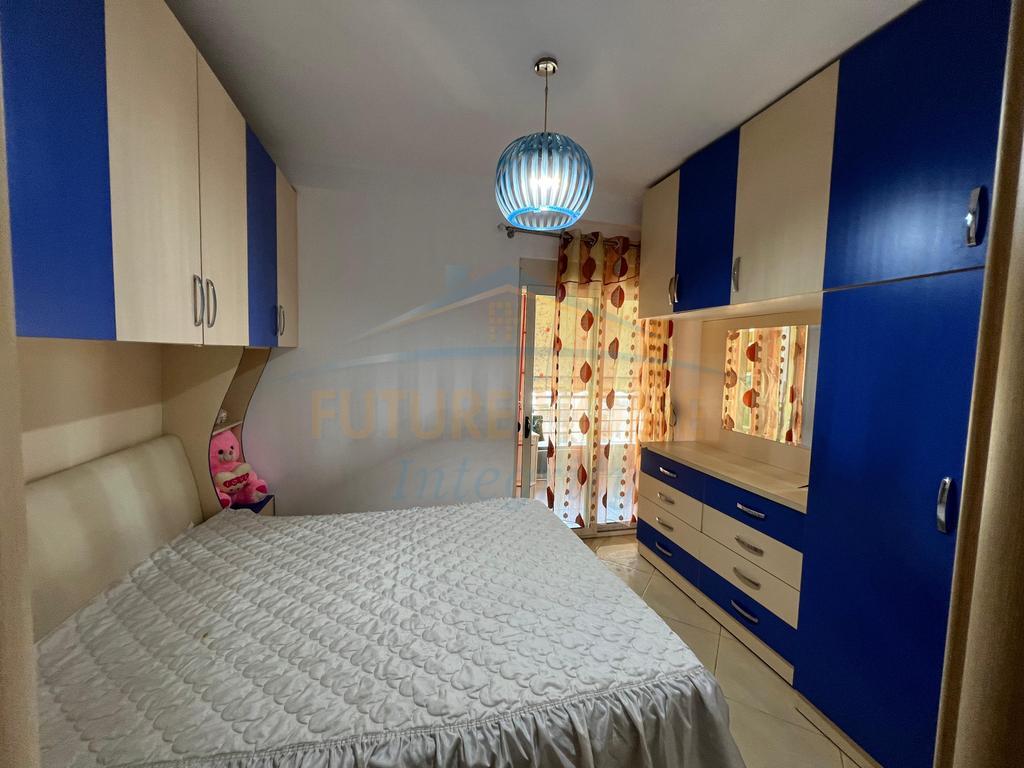 Shitet, Apartament 1+1, Unaza e Re, Tiranë.
