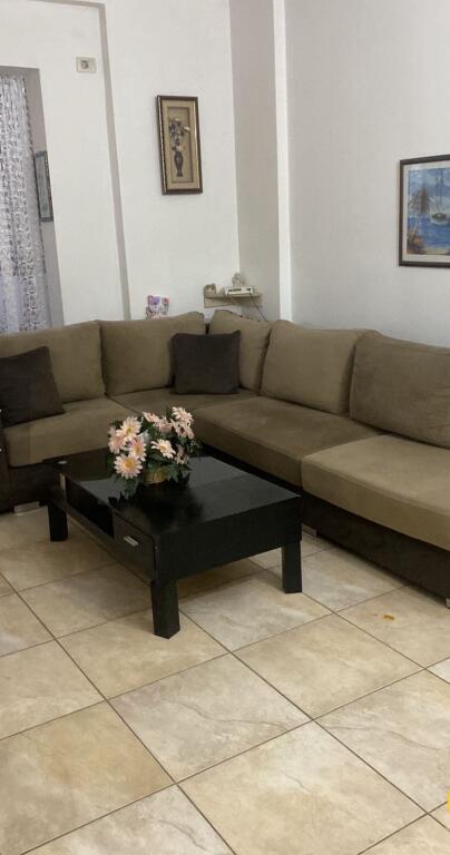 Yzberisht, jepet me qera apartament 1+1!
