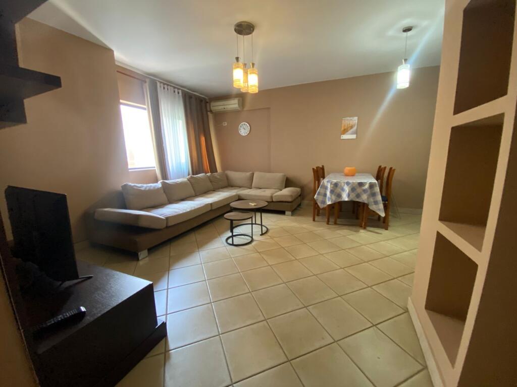 🏠 Appartamento in affitto vicino alla zona 21 Dhjetori