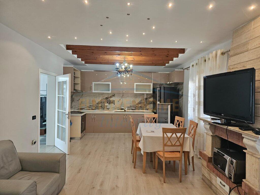 Qera, Apartament 2+1, Varri i Bamit, Tiranë. Kati i 3 i nje vile