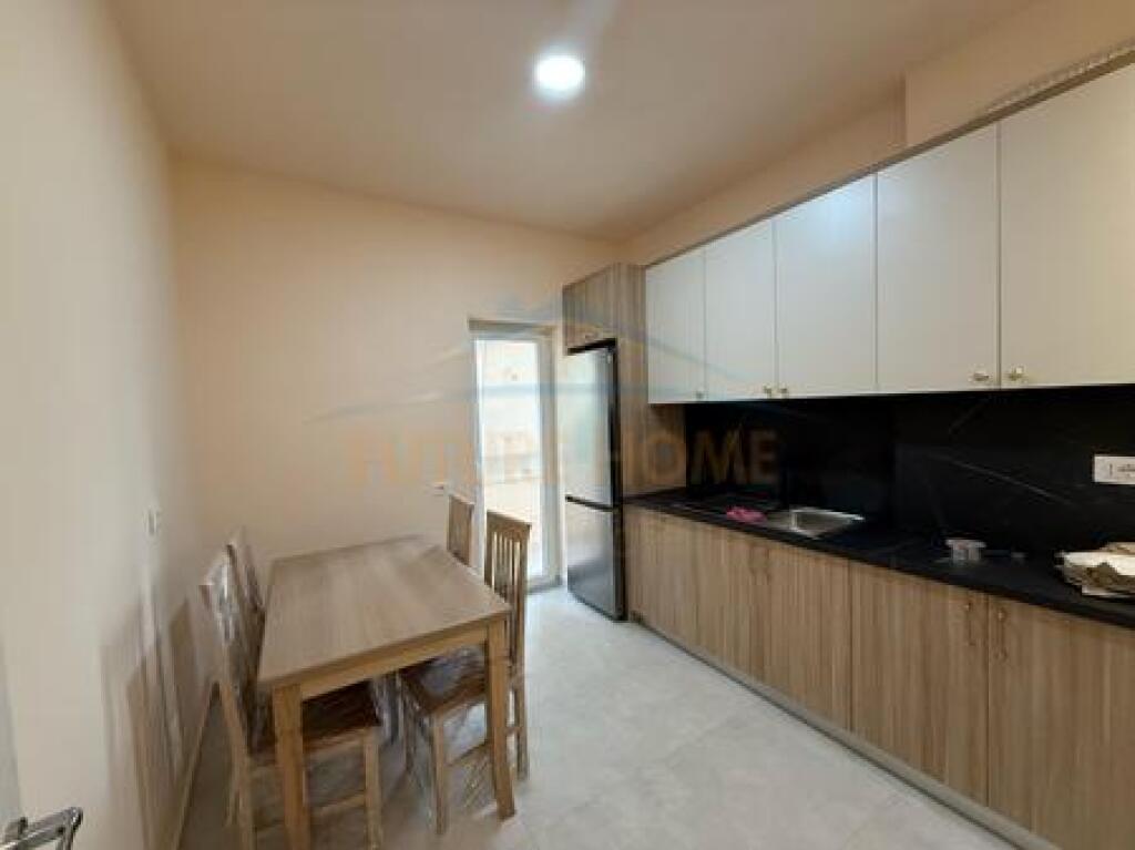 Affitto, Appartamento 1+1, Via Bajram Curri, Medreseja, Tirana.