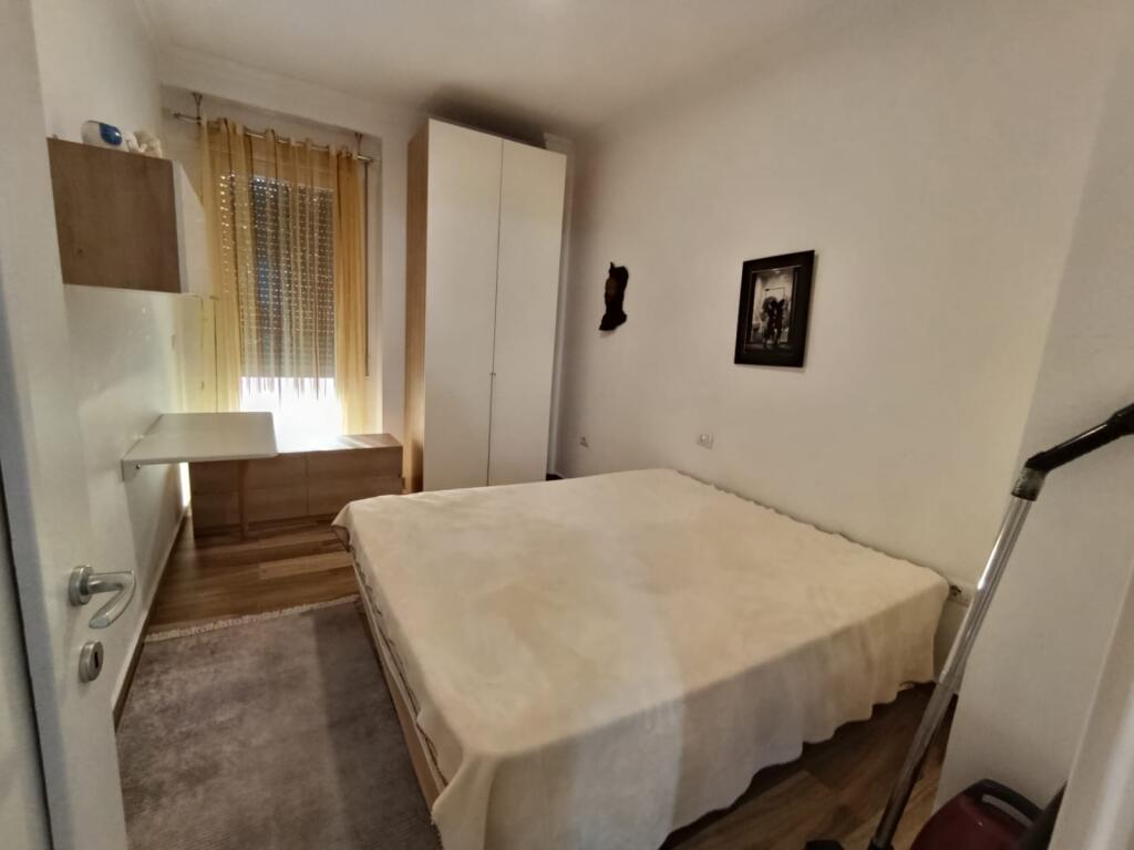 2+1 for rent at 21 Dhjetori, near hotel Mondial