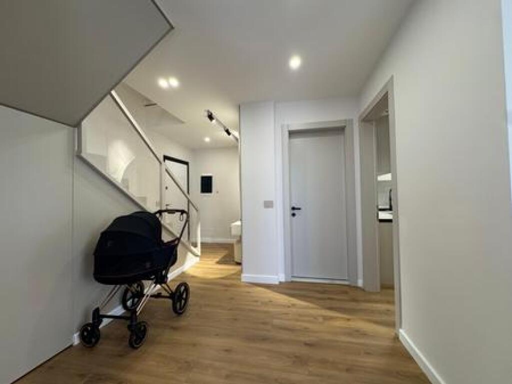 In vendita, Duplex 2+1+2, Residenza Kodra e Diellit, Tirana.