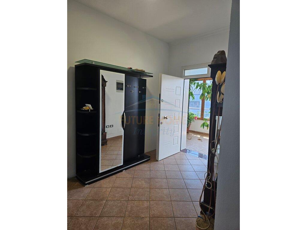 Qera, Apartament 2+1, Varri i Bamit, Tiranë. Kati i 3 i nje vile