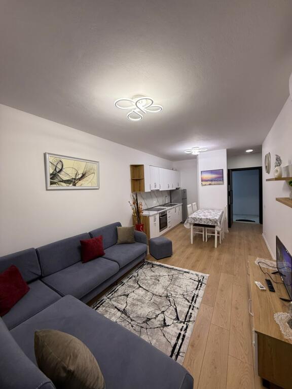 Super apartament me qira tek Grand Galeri