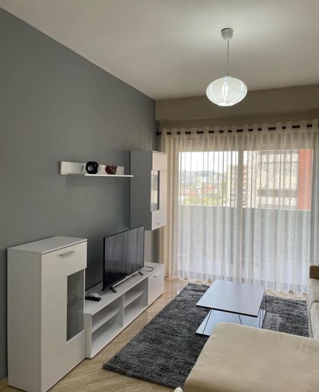 Super ap 1+1 tek pallati me shigjeta ( Hotel Marinaj )
