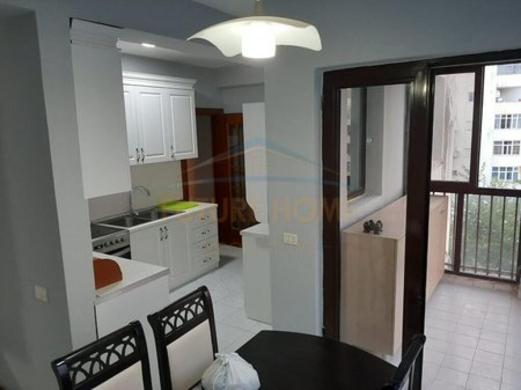 Shitet , Apartament 2+1+2 Don Bosko, Tiranë. 