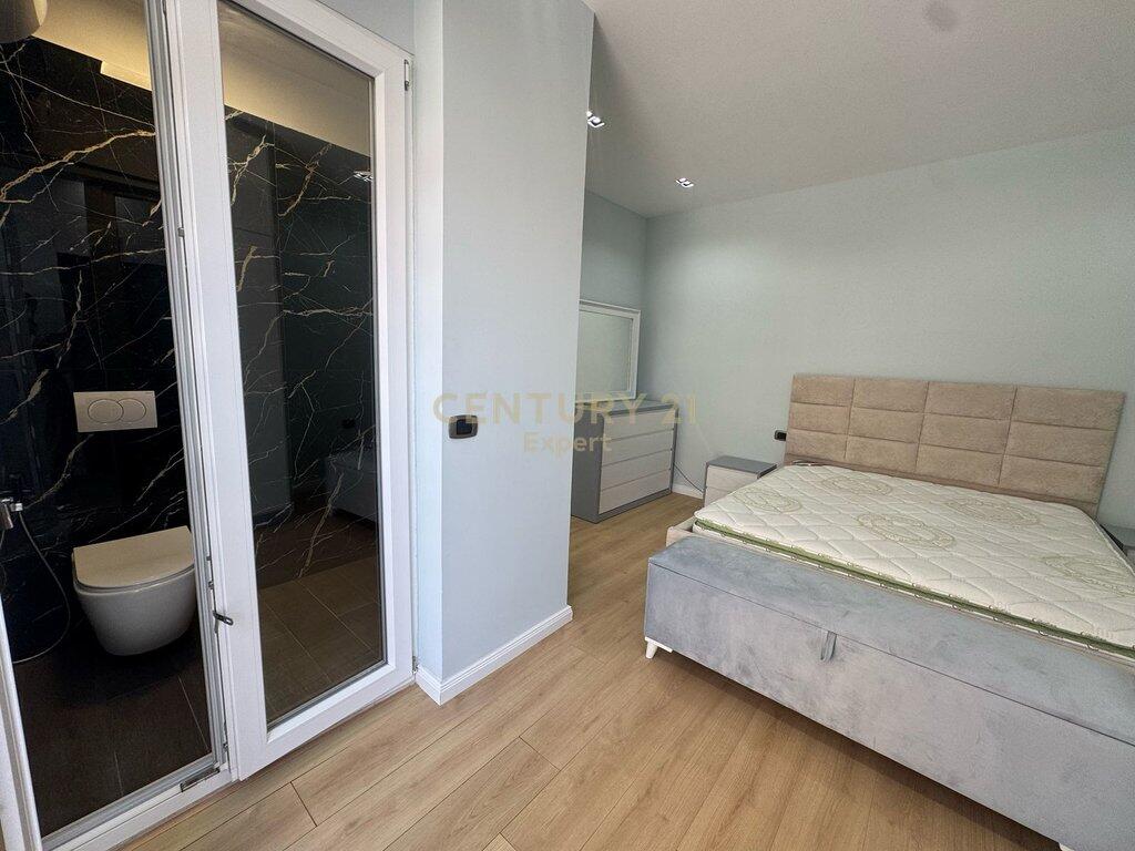 JAPIM ME QIRA APARTAMENT 2+1+2 NE KAT VILE, SAUK!!