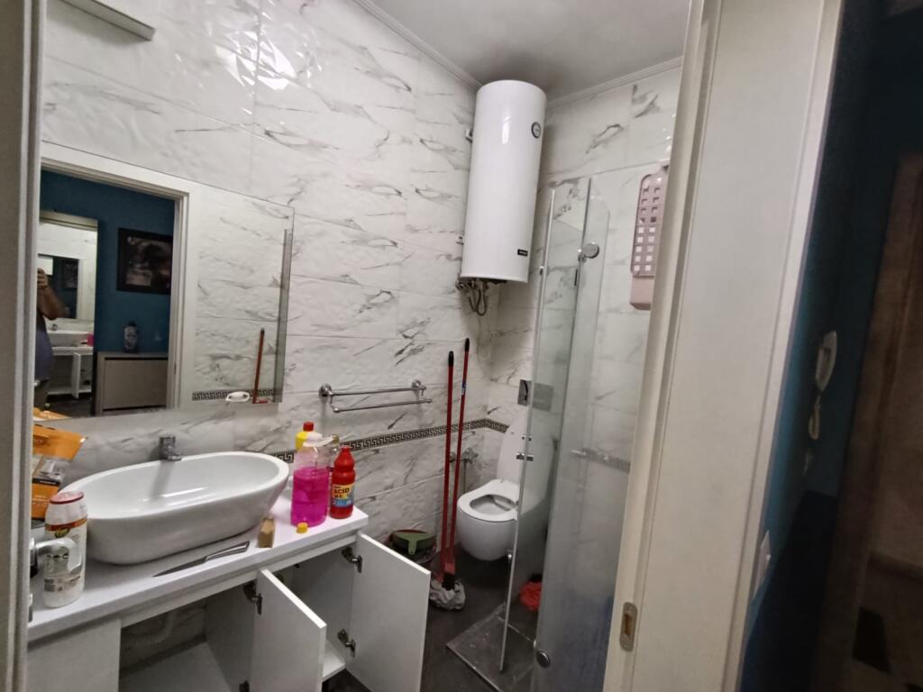 2+1 for rent at 21 Dhjetori, near hotel Mondial