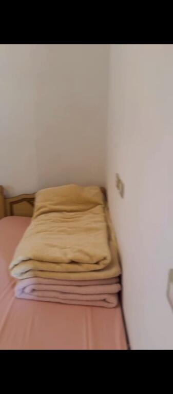 APARTMENT 1+1. 35000 LEKE. NEAR THE HEALTH CENTER. 5 MAJI STREET