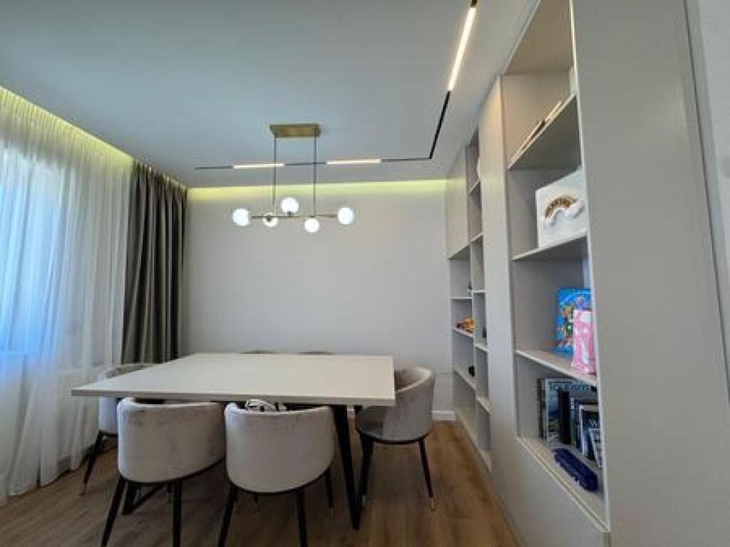 In vendita, Duplex 2+1+2, Residenza Kodra e Diellit, Tirana.