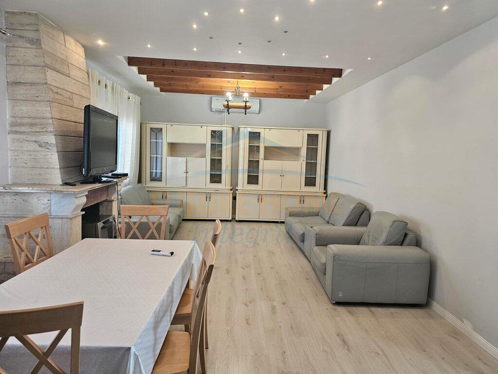Qera, Apartament 2+1, Varri i Bamit, Tiranë. Kati i 3 i nje vile