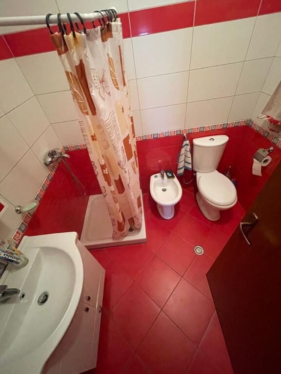 2+1 for rent at Kthesa e Kamzes, near the Yellow Palace
