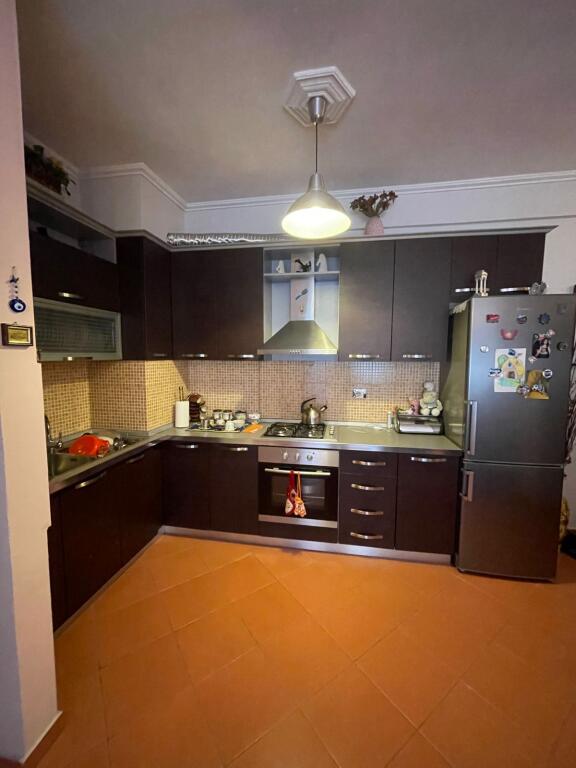 2+1 for rent at Kthesa e Kamzes, near the Yellow Palace