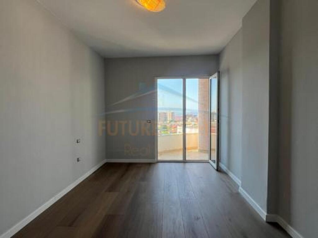 For sale, Apartment 3+1, Fresku Restaurant, Tirana.