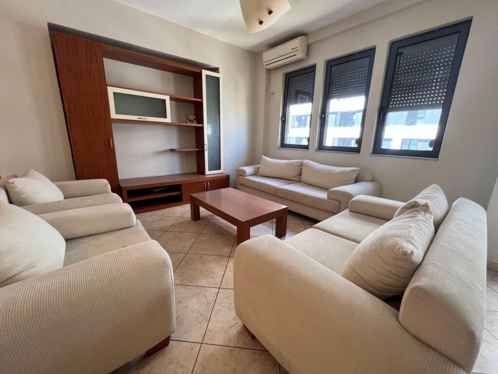 Affitto, Appartamento 2+1, vicino a Square 21, Tirana.