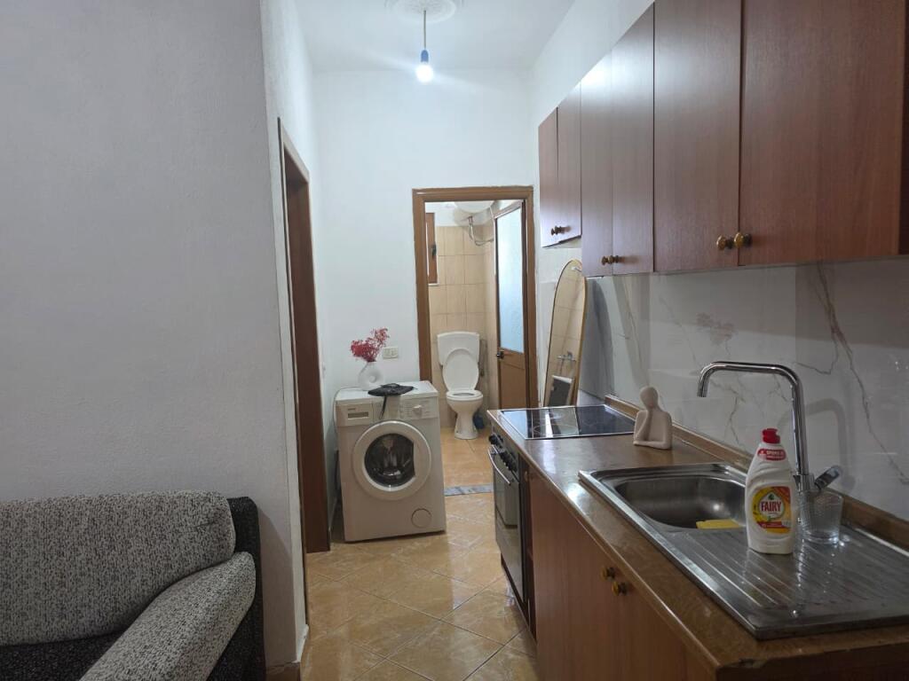 Jepet me qera apartament 1+1, Vilat Gjermane, Rruga Gramoz Pashko