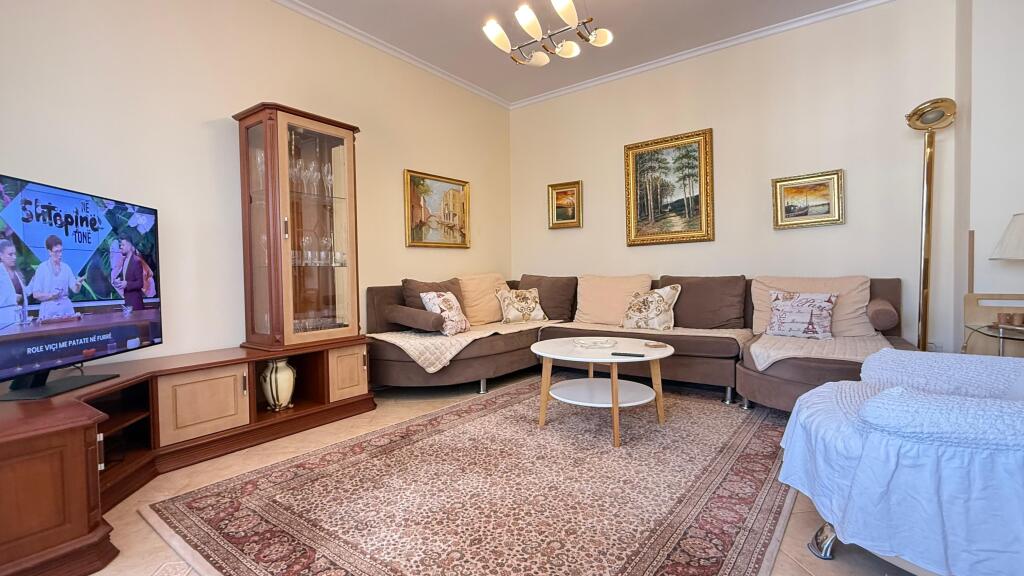 Appartamento 3+1+2 in affitto in via Elbasan, vicino ad Air Albania!