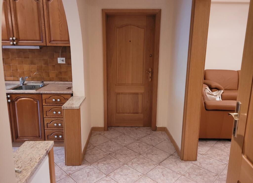 Shitët  super apartament  3+1+2 ne zemër te bllokut