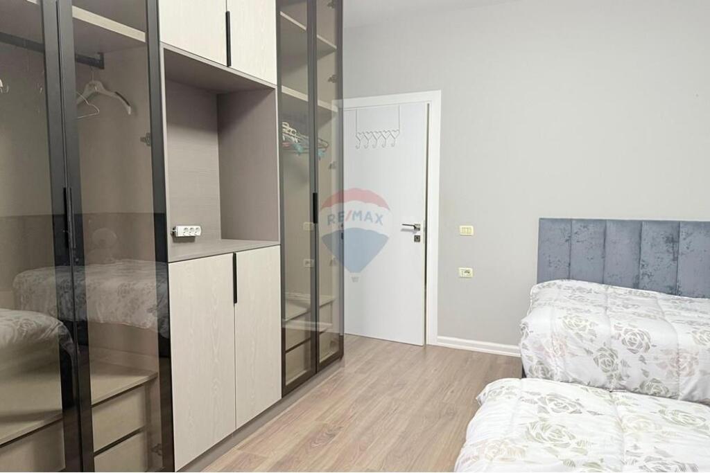 APARTMENT 2+1+2 FOR SALE NEAR LAKE VIEW!