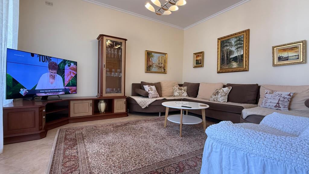 Appartamento 3+1+2 in affitto in via Elbasan, vicino ad Air Albania!