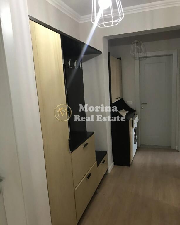 Qera, Apartament 3+1,  Sheshi Skenderbej, 1200 euro/muaj