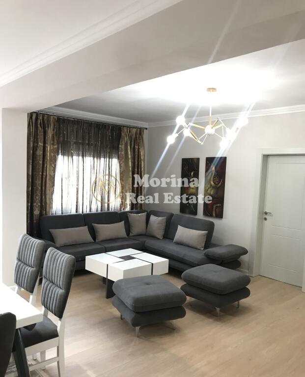 Qera, Apartament 3+1,  Sheshi Skenderbej, 1200 euro/muaj