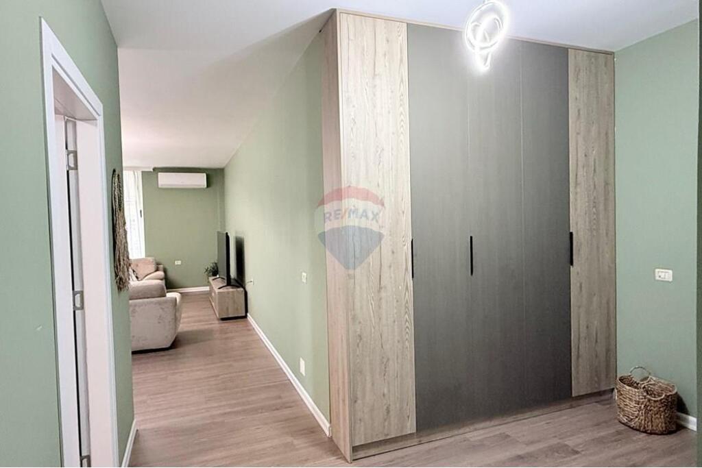 APARTMENT 2+1+2 FOR SALE NEAR LAKE VIEW!