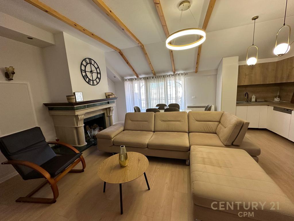Appartamento 1+1 In Affitto Nel Comune Di Parigi! 750 € /Mese