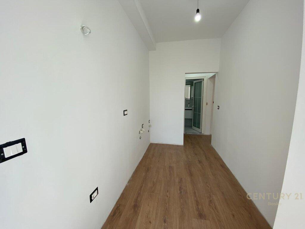 Shitet Garsoniere me Kuzhine te Vecuar ne Don Bosko 75,000 €