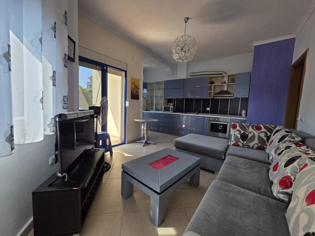 Apartment for sale in Golem near the sea