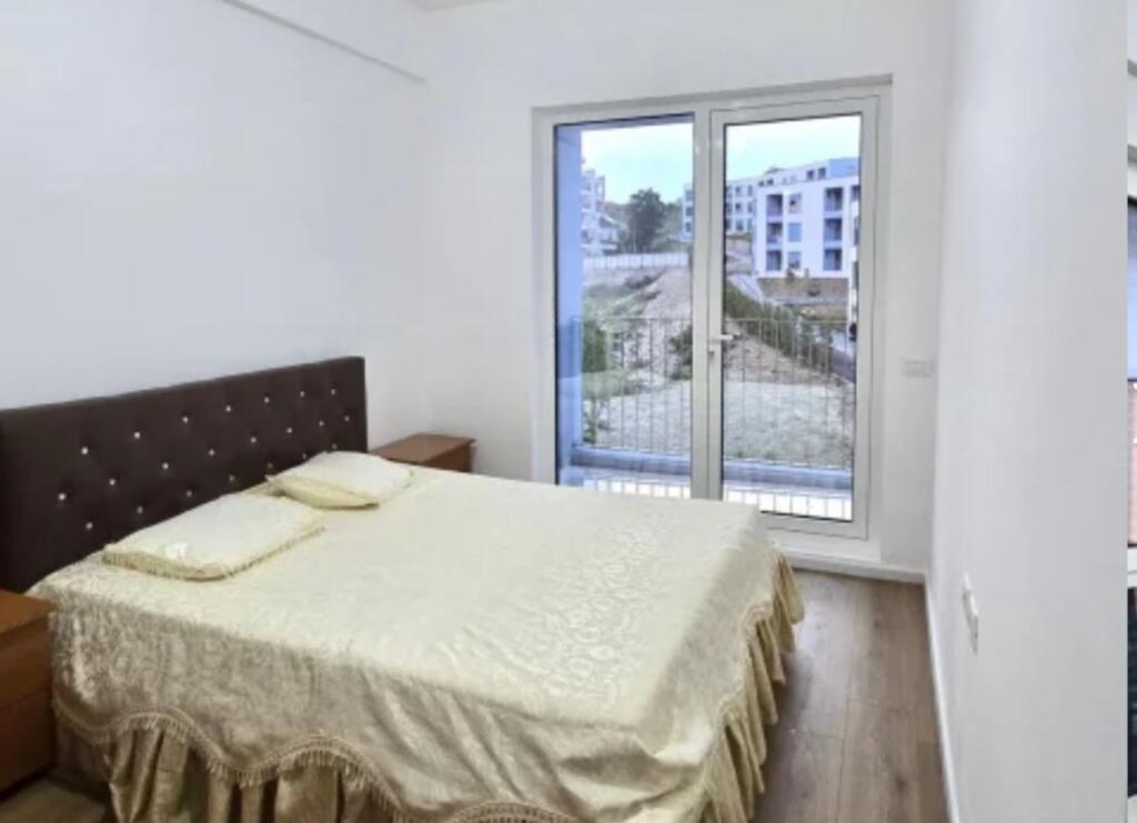 Me Qera : 1+1 Fresk (Kompleksi OxA) - 360€- S.70 m2
