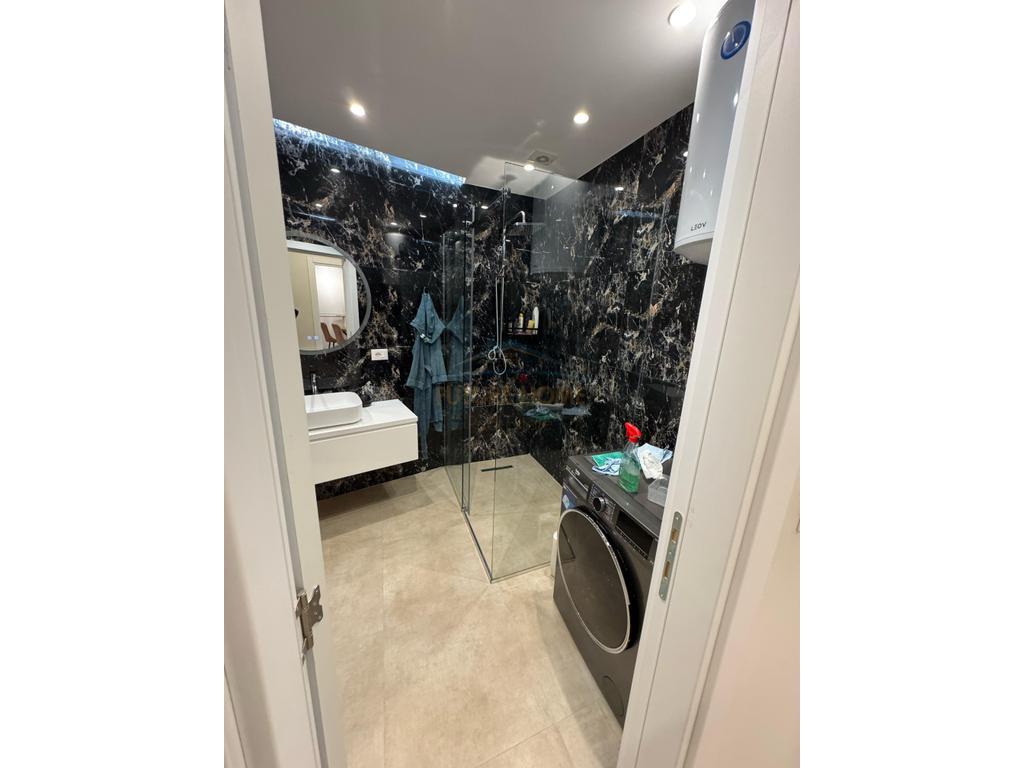 Shitet, Apartament 2+1+Post Parkimi, Korrekt Construksion , Kodra e Diellit.