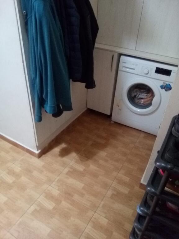 APPARTAMENTO 2+1. 35000 LEKE. YZBERISHT VICINO A VODAFONE