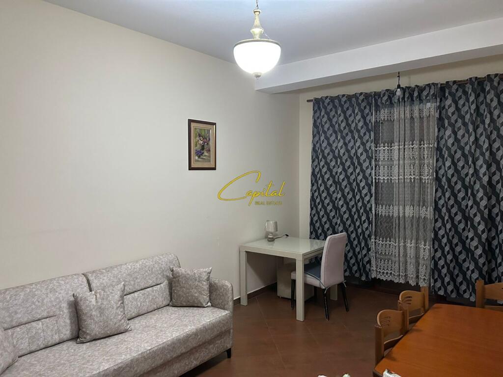 APARTAMENT ME QERA 1+1 RRUGA E DURRESIT 51.000 LEKE