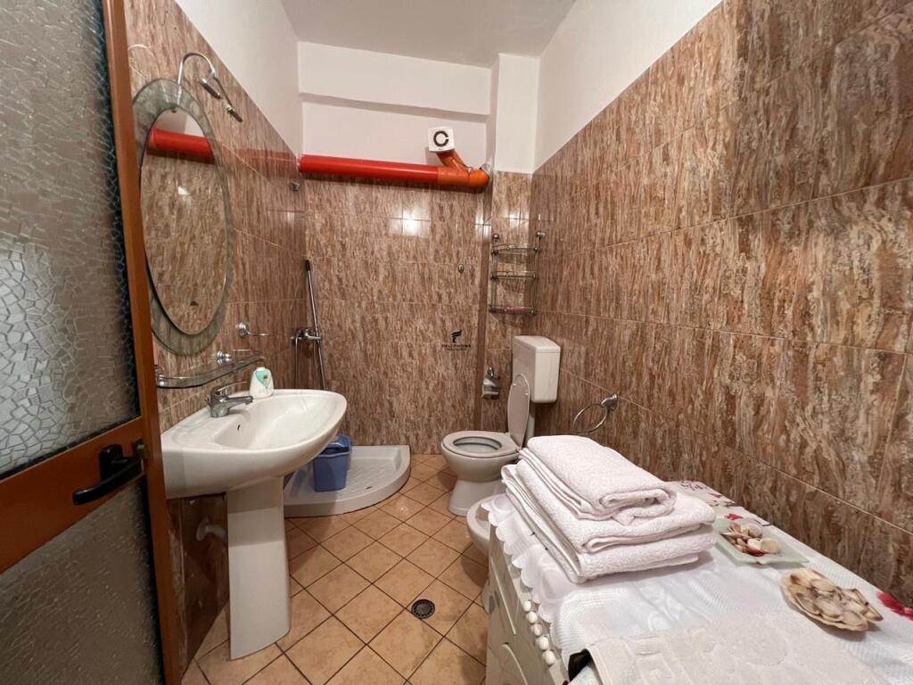 APARTAMENT ME QERA 1+1 LUNGOMARE 500 EURO