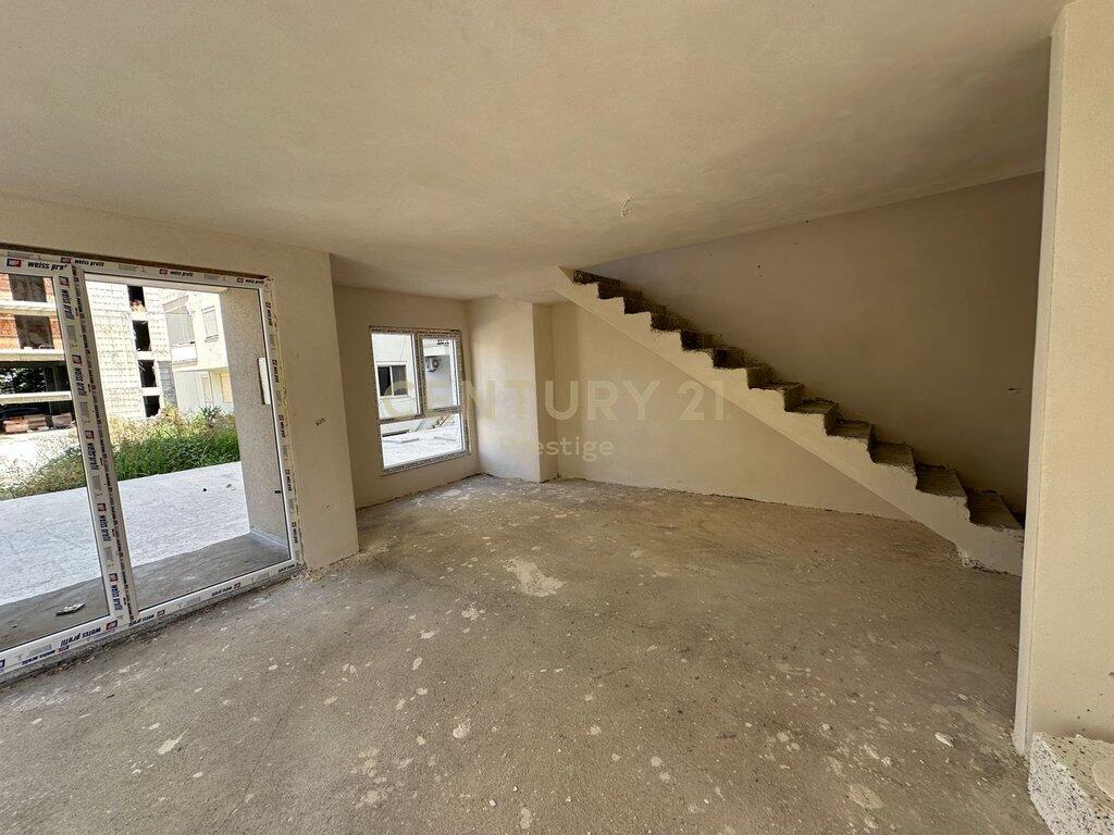 DUPLEX + PARKING SPACE FOR SALE LOCATED IN GOLEM!