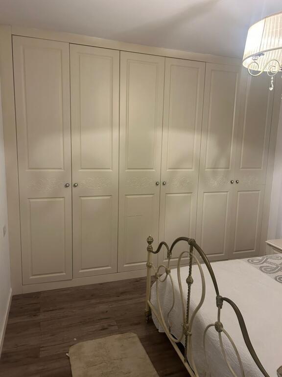 Jepet me qera 2+2 mobiluar liqeni thate 700 eu