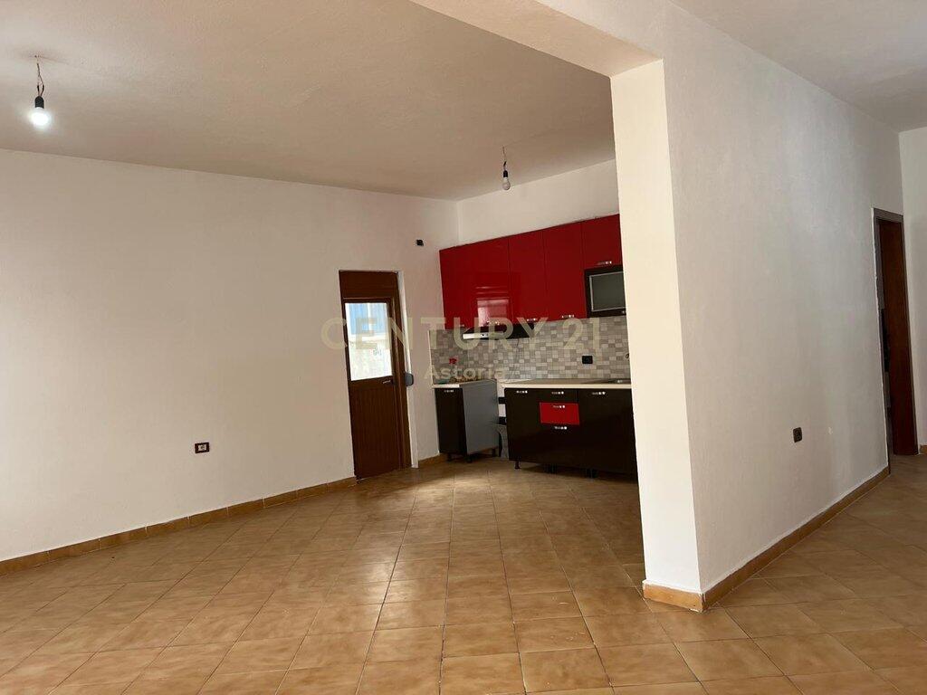 Affittasi appartamento 3+1+2 ad Astir