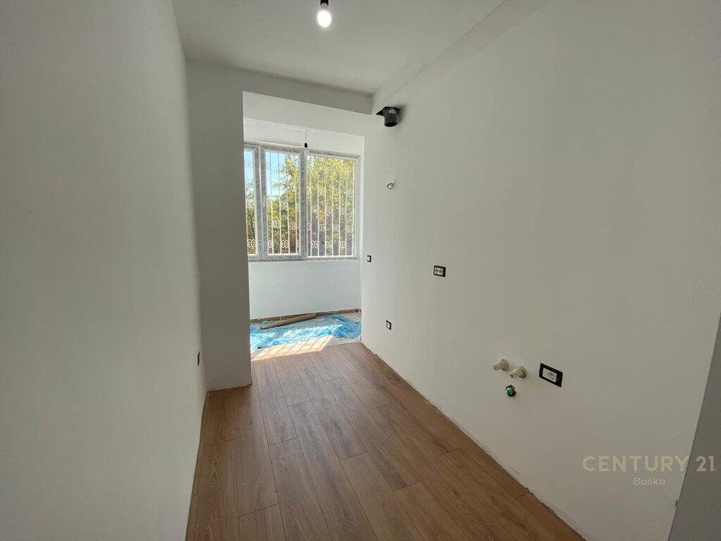 Shitet Garsoniere me Kuzhine te Vecuar ne Don Bosko 75,000 €