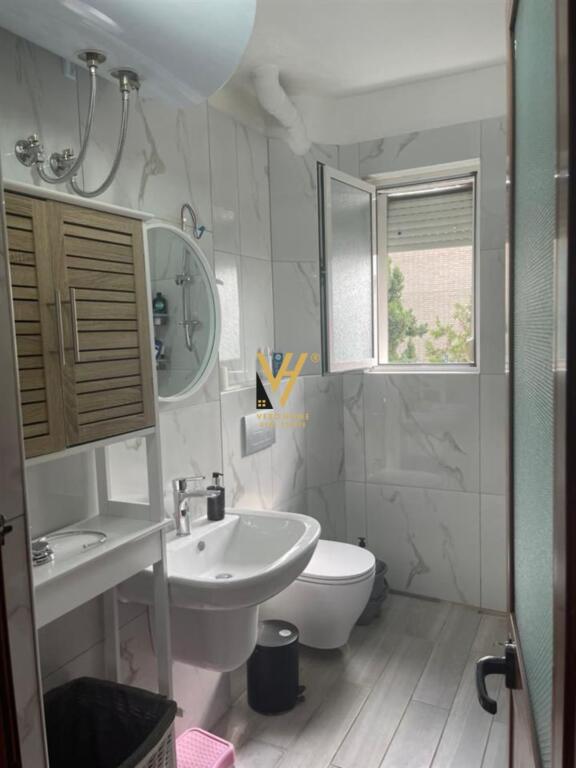 JEPET APARTAMENT 1+1 ME QIRA TE FERIT XHAJKO 500 EURO