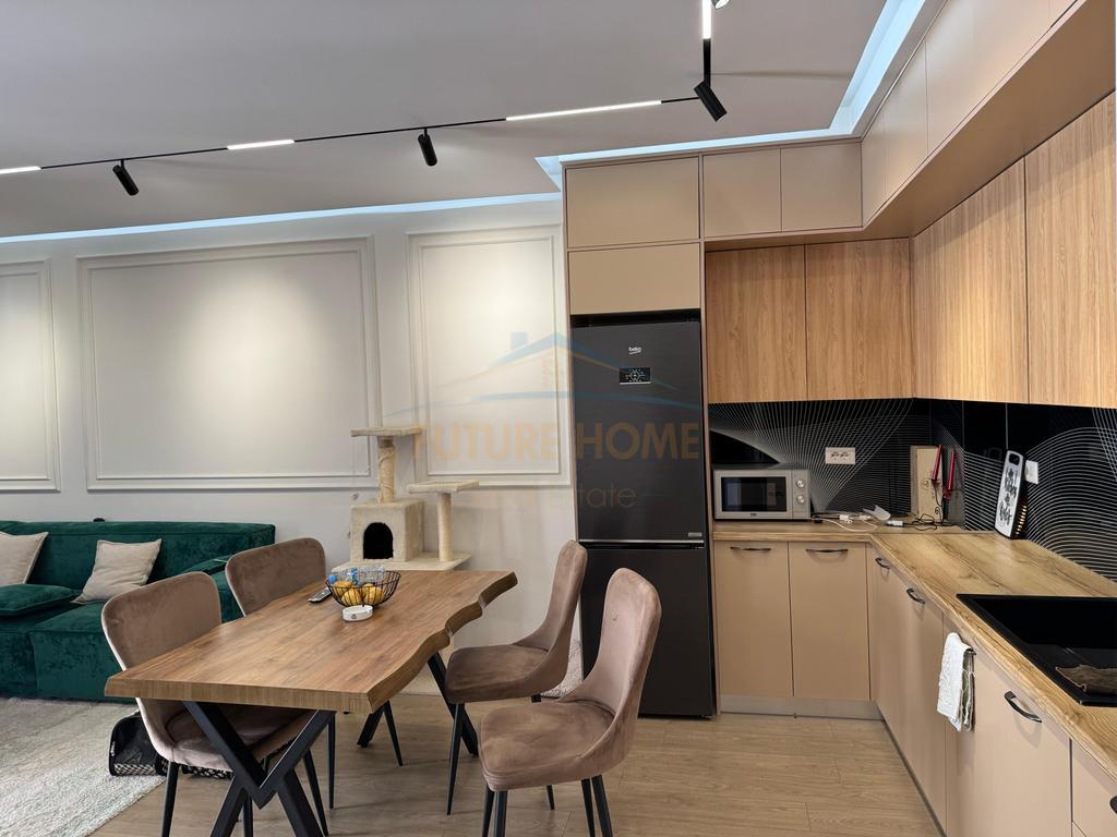 Shitet, Apartament 2+1+Post Parkimi, Korrekt Construksion , Kodra e Diellit.