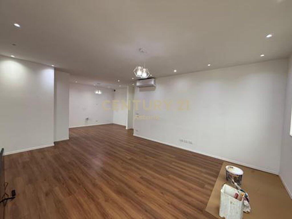 AMBIENTE PER UFFICI 2+1+2 "FUTURE HOME RESIDENCE", ASTIR