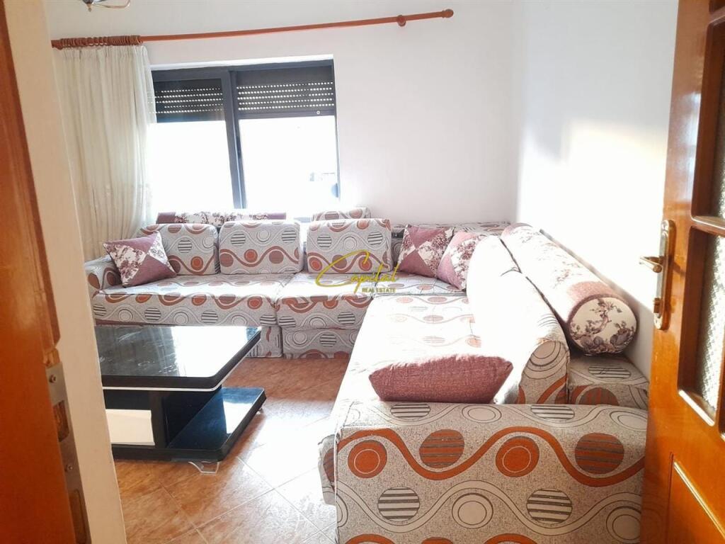 APARTAMENT ME QERA 1+1 RRUGA 5 MAJ 40.000 LEKE